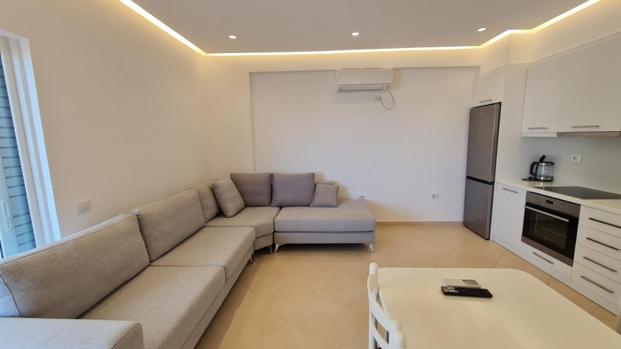 Sea And City View Apartment Sarandë Esterno foto