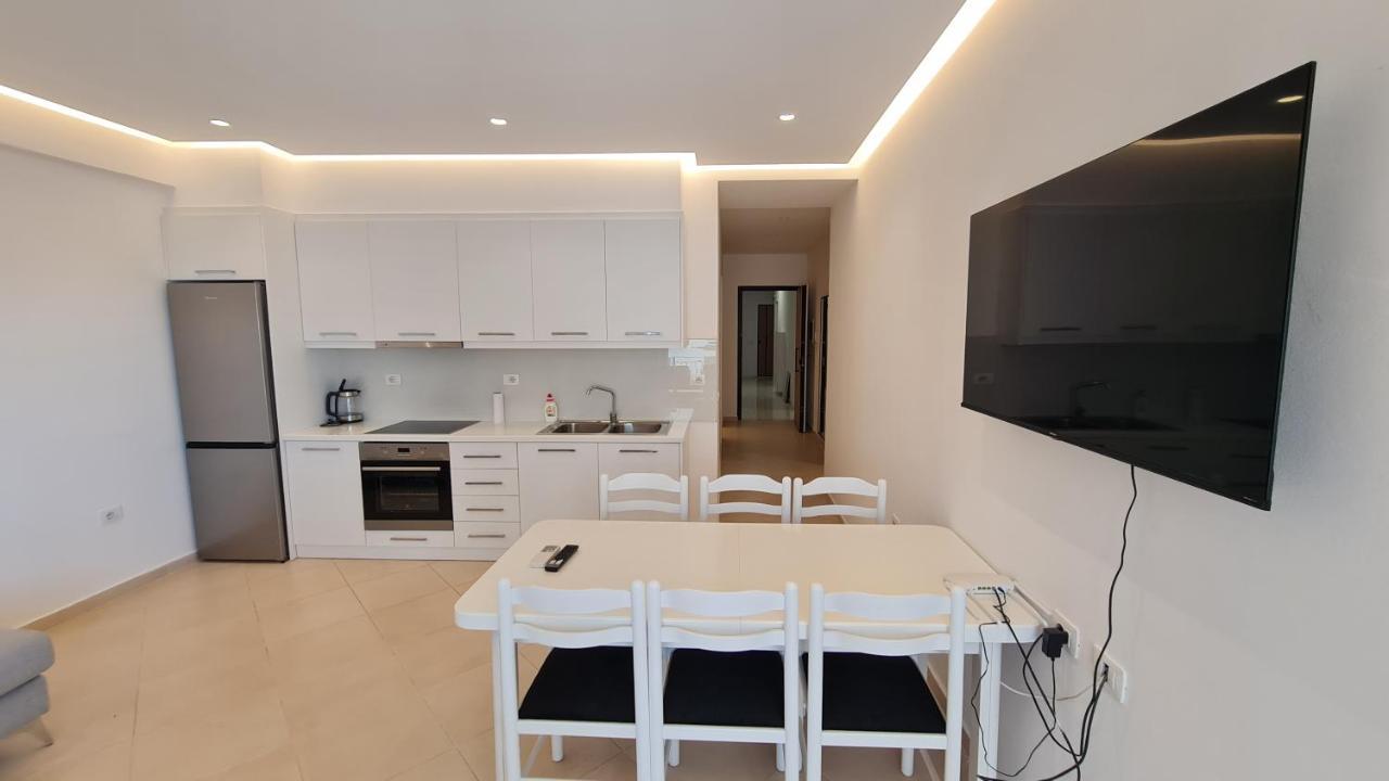 Sea And City View Apartment Sarandë Esterno foto