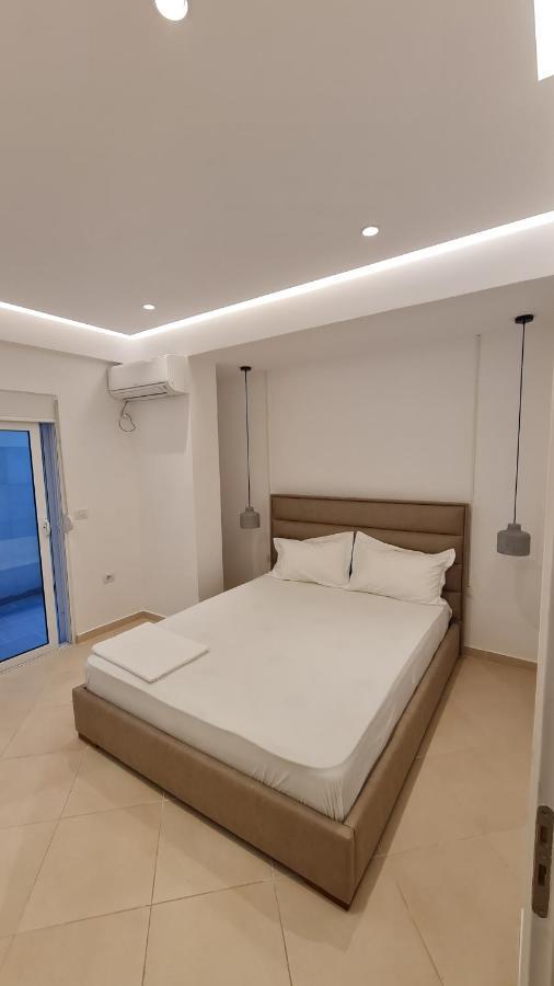 Sea And City View Apartment Sarandë Esterno foto