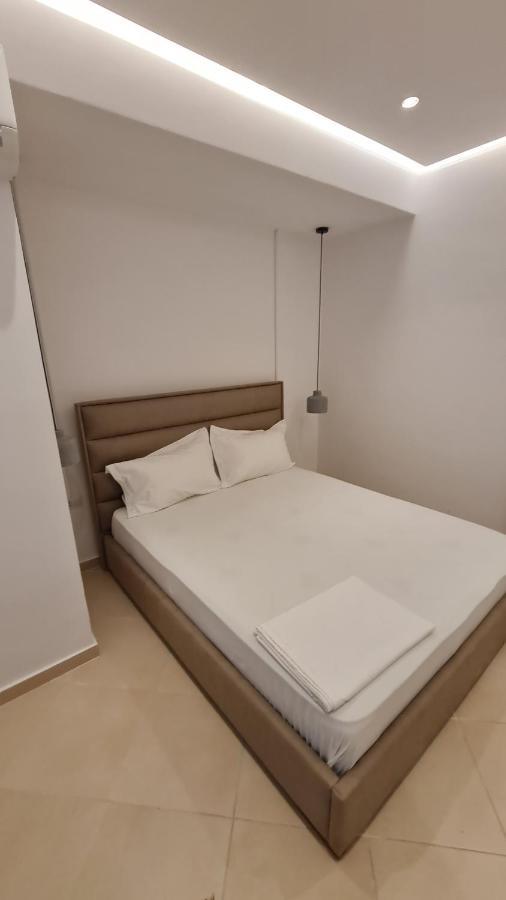 Sea And City View Apartment Sarandë Esterno foto