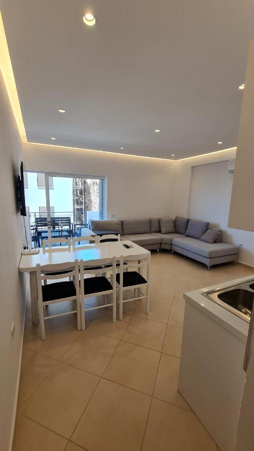 Sea And City View Apartment Sarandë Esterno foto