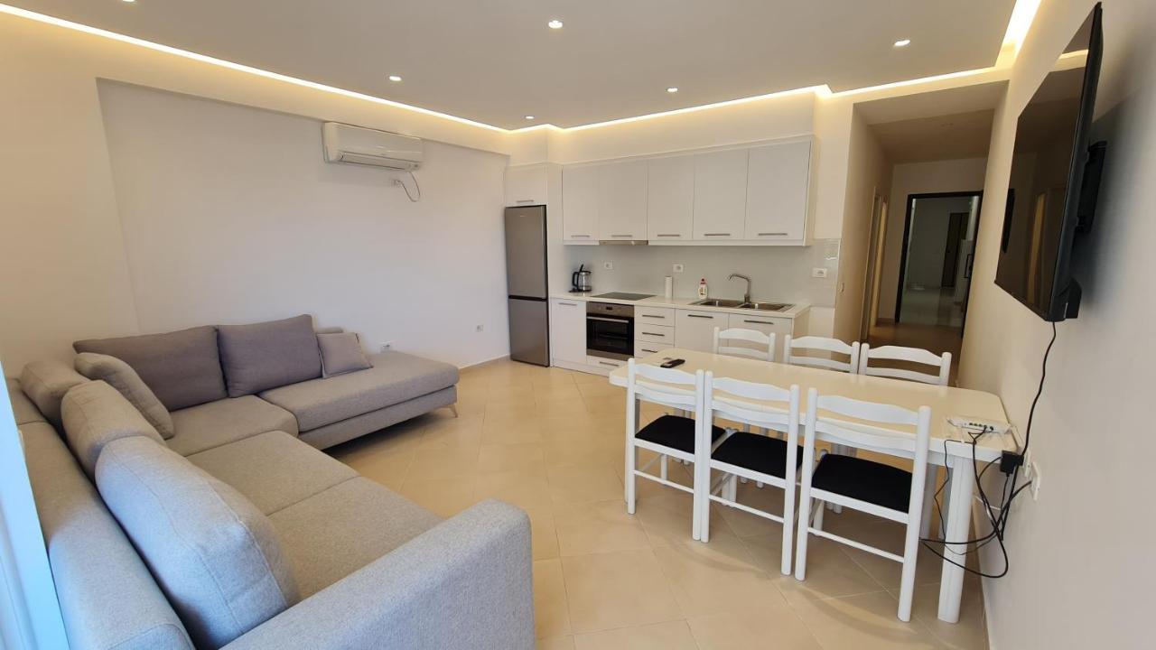 Sea And City View Apartment Sarandë Esterno foto