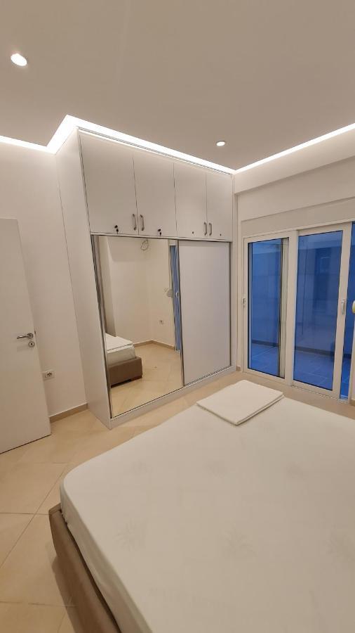 Sea And City View Apartment Sarandë Esterno foto