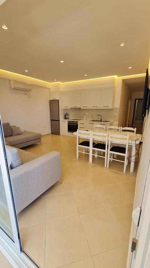 Sea And City View Apartment Sarandë Esterno foto